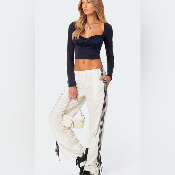 NWT EDIKTED Rain Cupped Long Sleeve Top Navy Medium - Picture 2 of 14